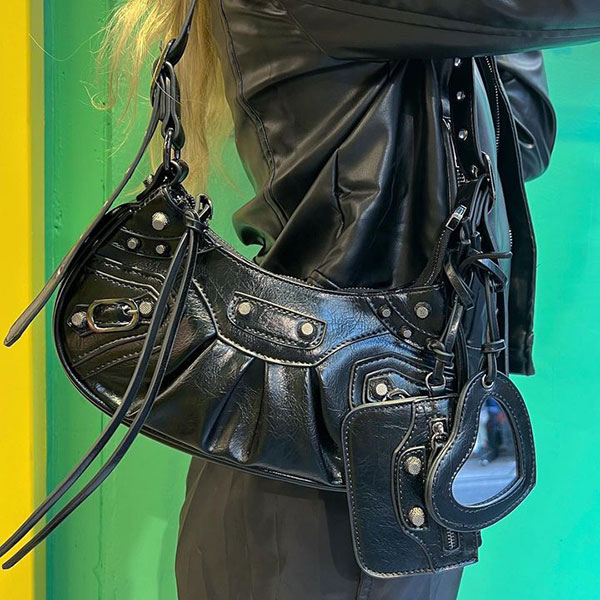STUDS SHOULDER BAG