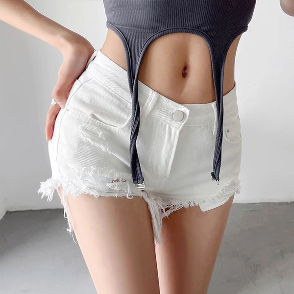 DAMAGE FRINGE SHORTS