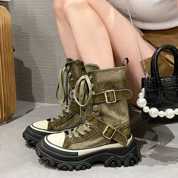 COMBAT BOOTS