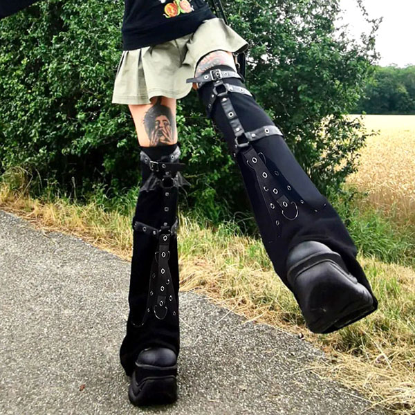 GOTHIC BELT LEG WARMER