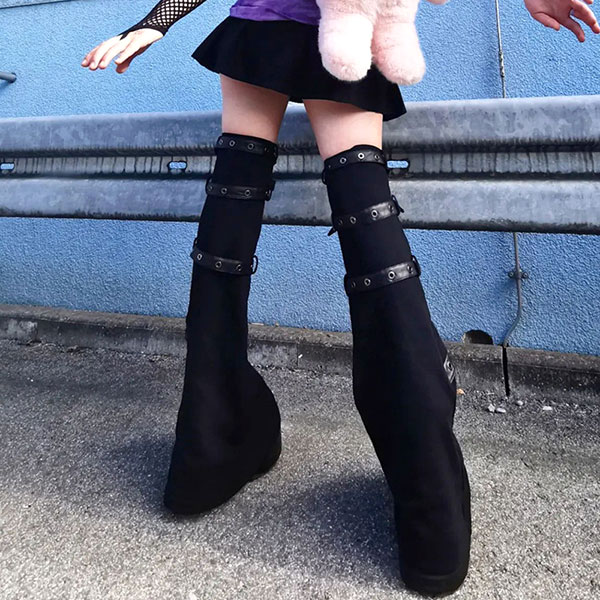 GOTHIC BELT LEG WARMER