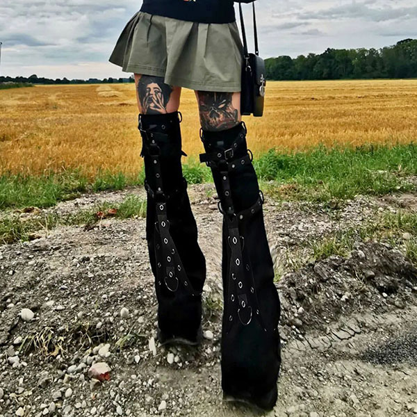 GOTHIC BELT LEG WARMER