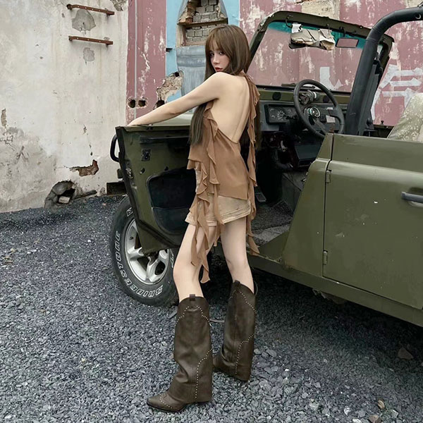 RIVET WESTERN BOOTS