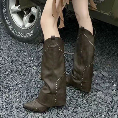 RIVET WESTERN BOOTS