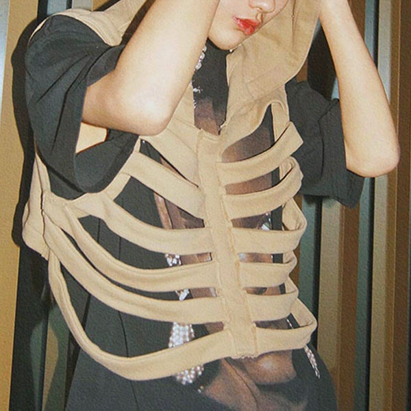 HOLLOW HOODED VEST