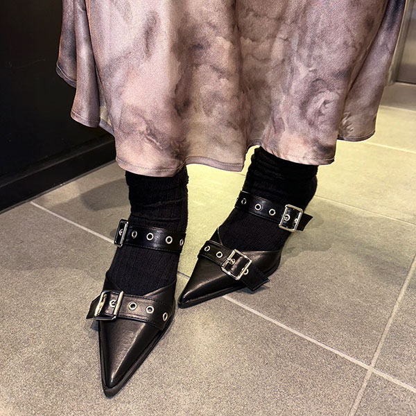 EYELET POINTED MULE