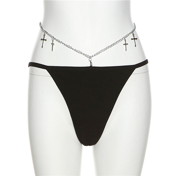 LETTER CHAIN SHORTS