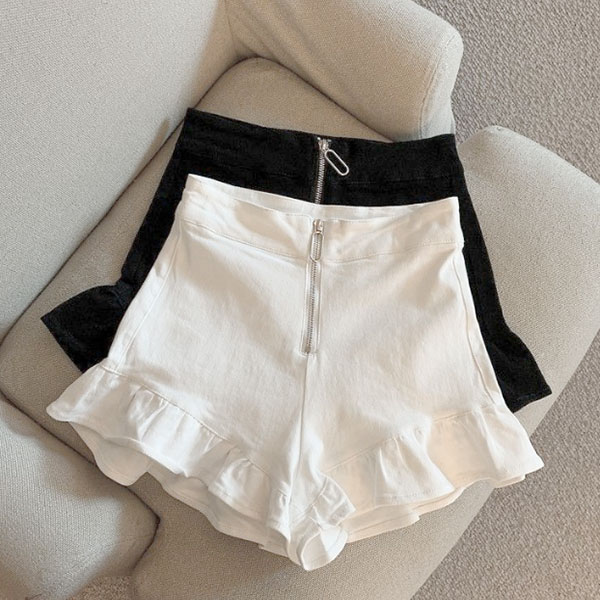FRILL SHORTS