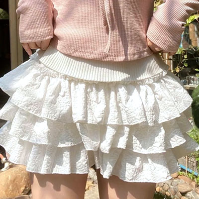 LACE FRILL SHORTS
