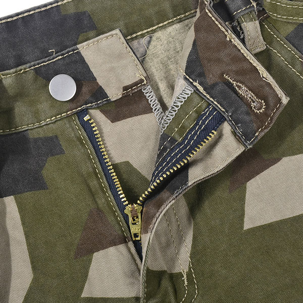 DAMAGE CAMO SHORTS