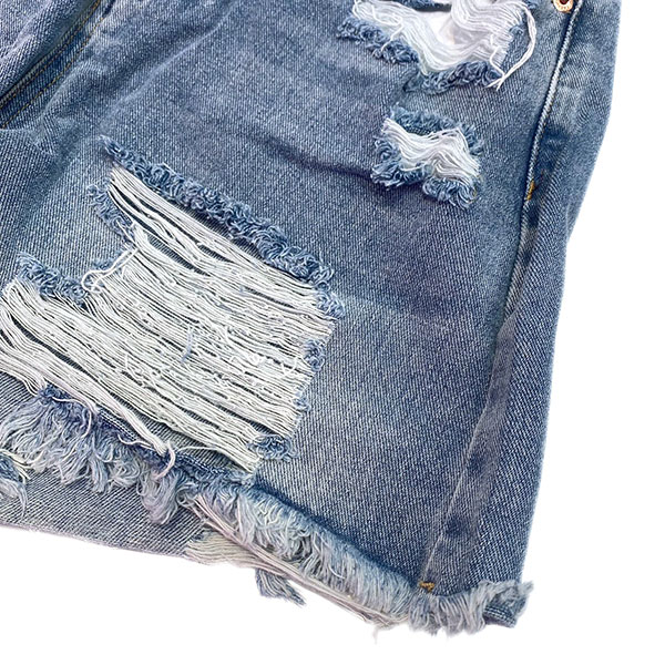 DAMAGE DENIM SHORTS