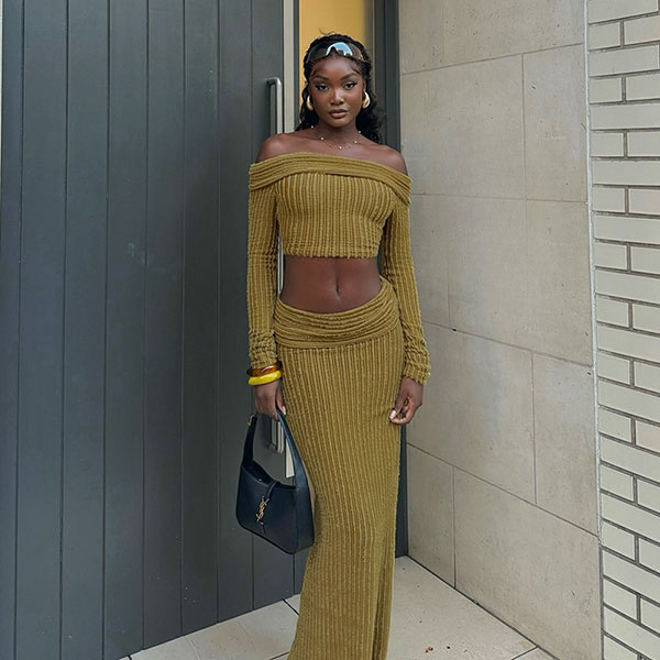 OFF SHOULDER KNIT TWO PIECE