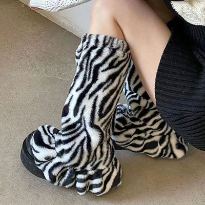 ANIMAL FUR LEG WARMER