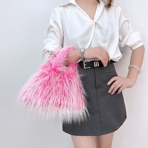 SHAGGY SHOULDER BAG