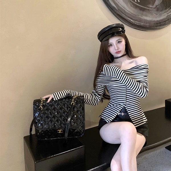 BORDER OFF SHOULDER