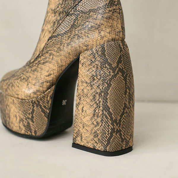 KNEE HIGH PLATFORM BOOTS