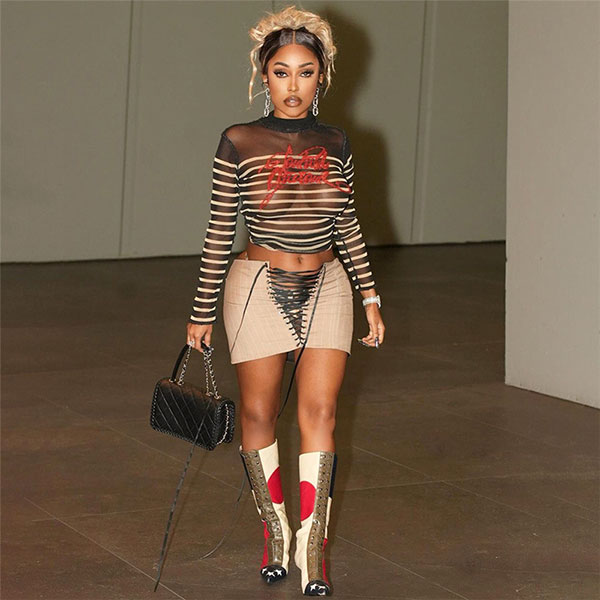 BORDER SHEER TOPS