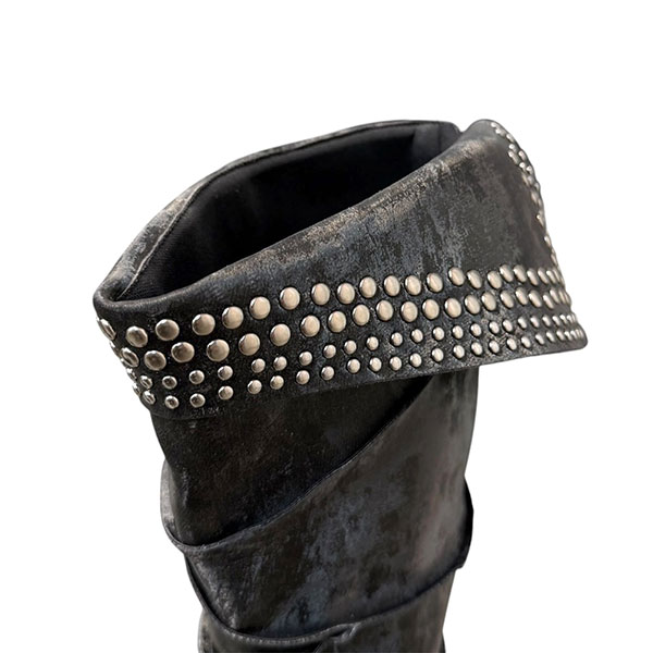 STUDS COWBOY BOOTS