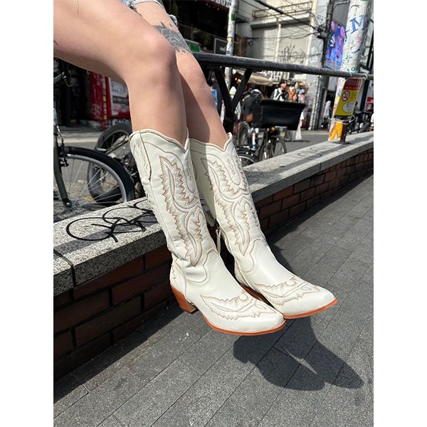 POINTED WESTERN BOOTS