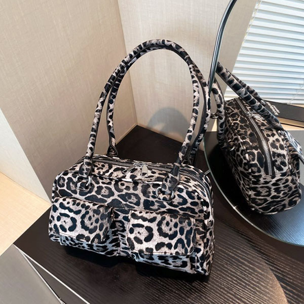 LEOPARD SHOULDER BAG