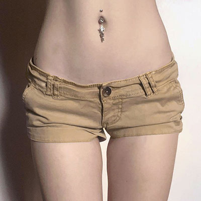 LOW WAIST CHINO SHORTS