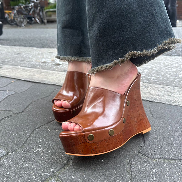 WOOD GRAIN PLATFORM SANDAL