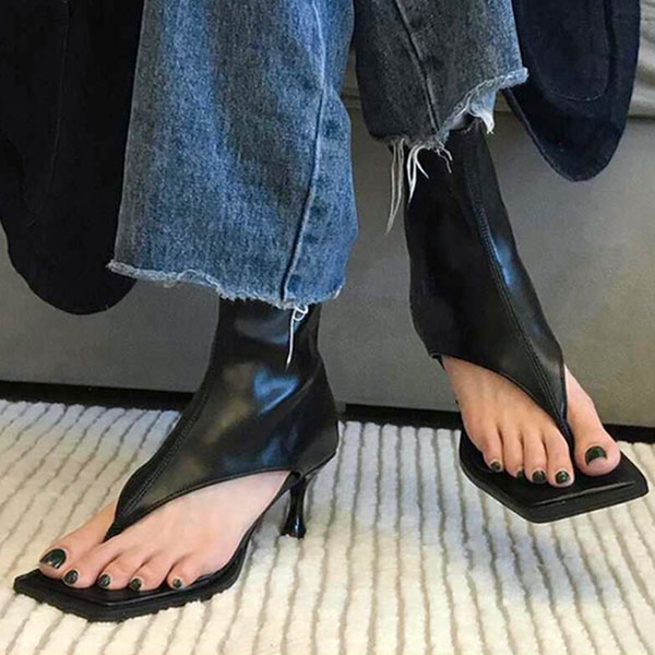 STILETTO HEEL THONG SANDAL