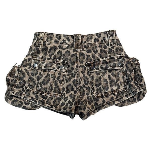 LEOPARD POCKET SHORTS