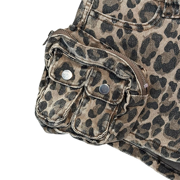 LEOPARD POCKET SHORTS