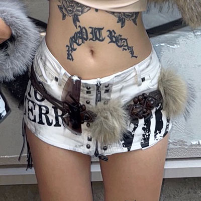 STUDS GRAFFITI SKIRT