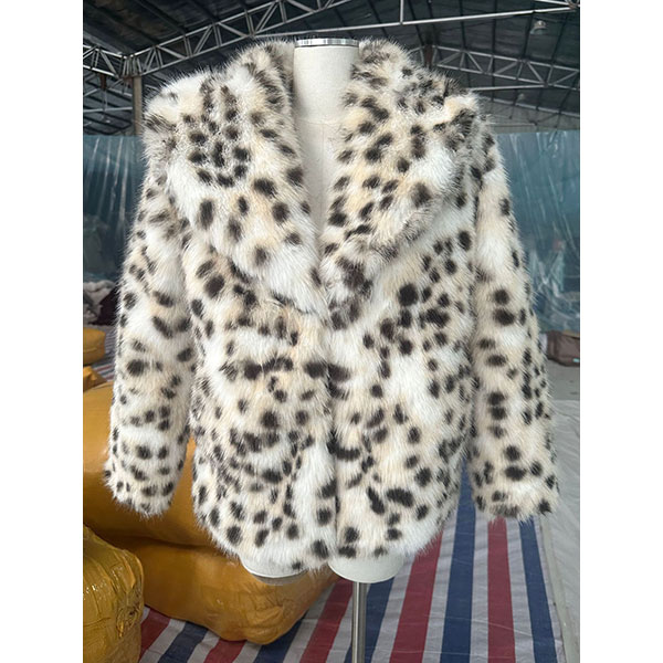 ANIMAL FUR LAPEL JACKET