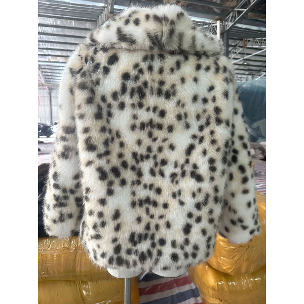 ANIMAL FUR LAPEL JACKET