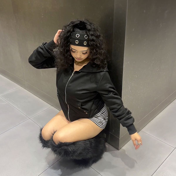 LINE STUDS ZIP HOODIE