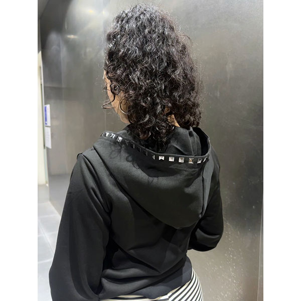 LINE STUDS ZIP HOODIE