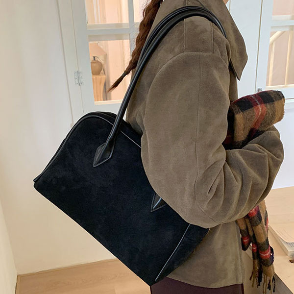 FAKE SUEDE SHOULDER BAG