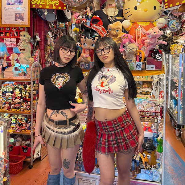 BETTY STONE HEART T-SHIRT