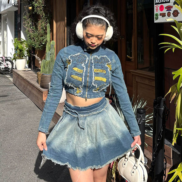 PLEATS DENIM SKIRT