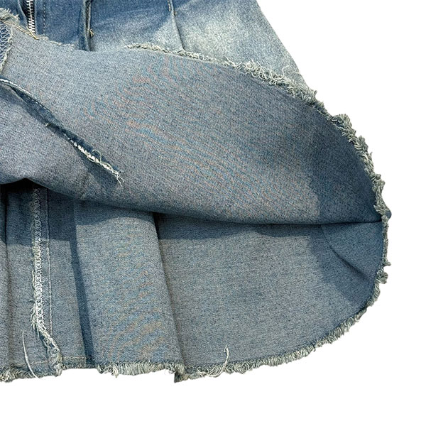 PLEATS DENIM SKIRT