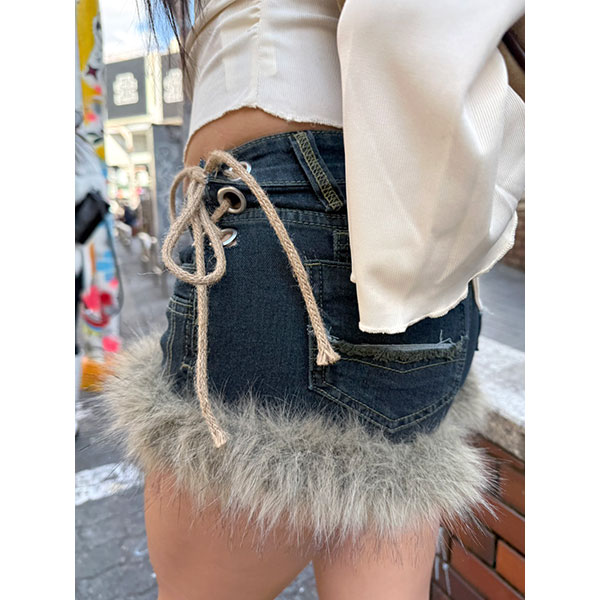 TRIM FUR DENIM SHORTS