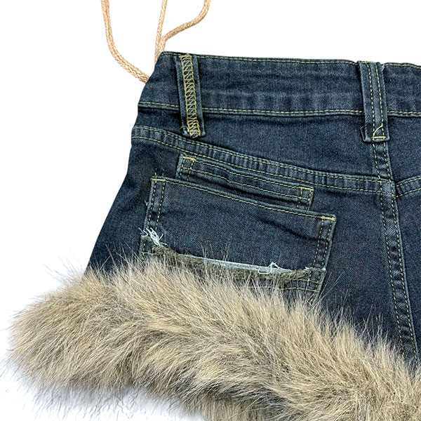 TRIM FUR DENIM SHORTS