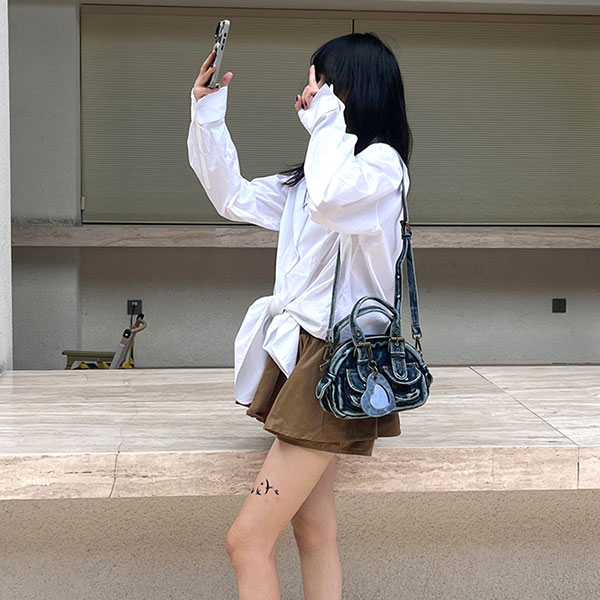 DENIM BUCKLE SHOULDER BAG