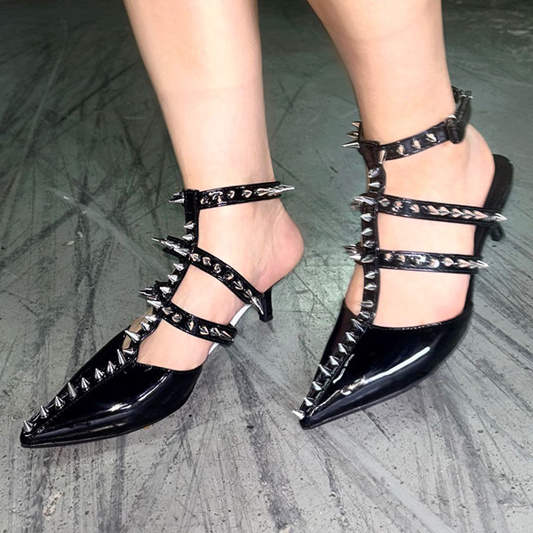 BLACK THORN STUDS MULE