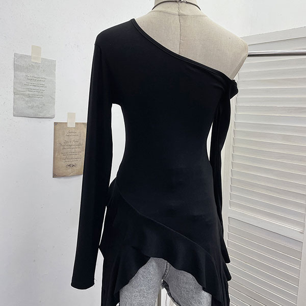 LETTER FRILL ONESHOULDER