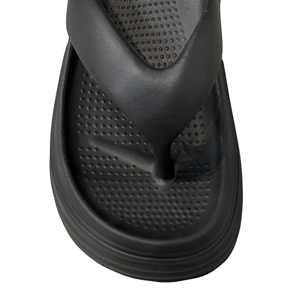 STUDS PLATFORM SANDALS