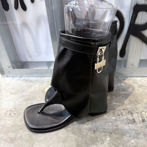 KEY BOOTIE SANDALS
