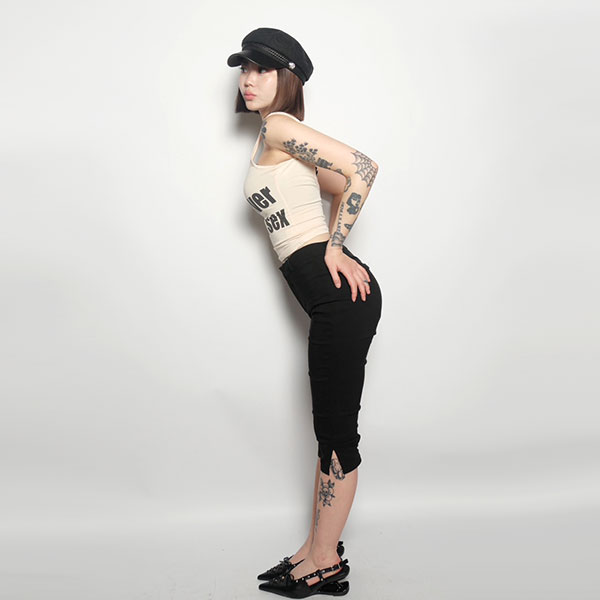 CROPPED BLACK PANTS