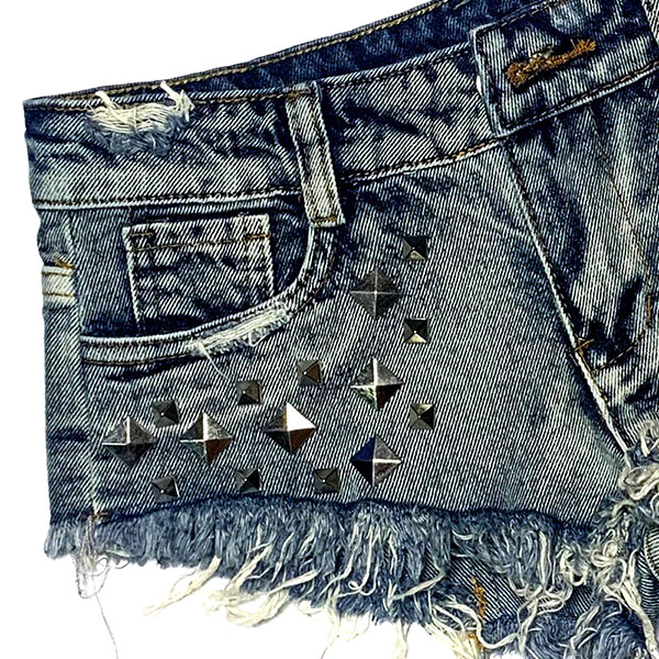 STUDS DENIM SHORTS