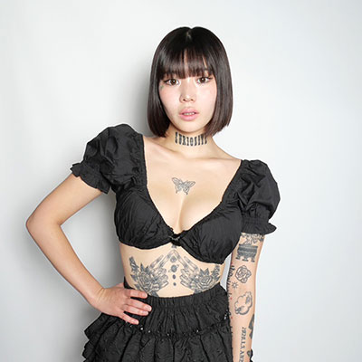 SHOULDER PUFF CROPPED TOPS