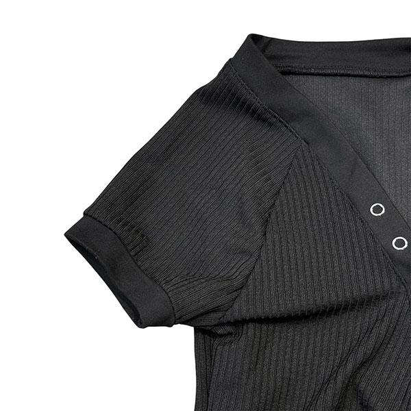 DEEP V-NECK TEE
