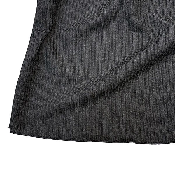 DEEP V-NECK TEE